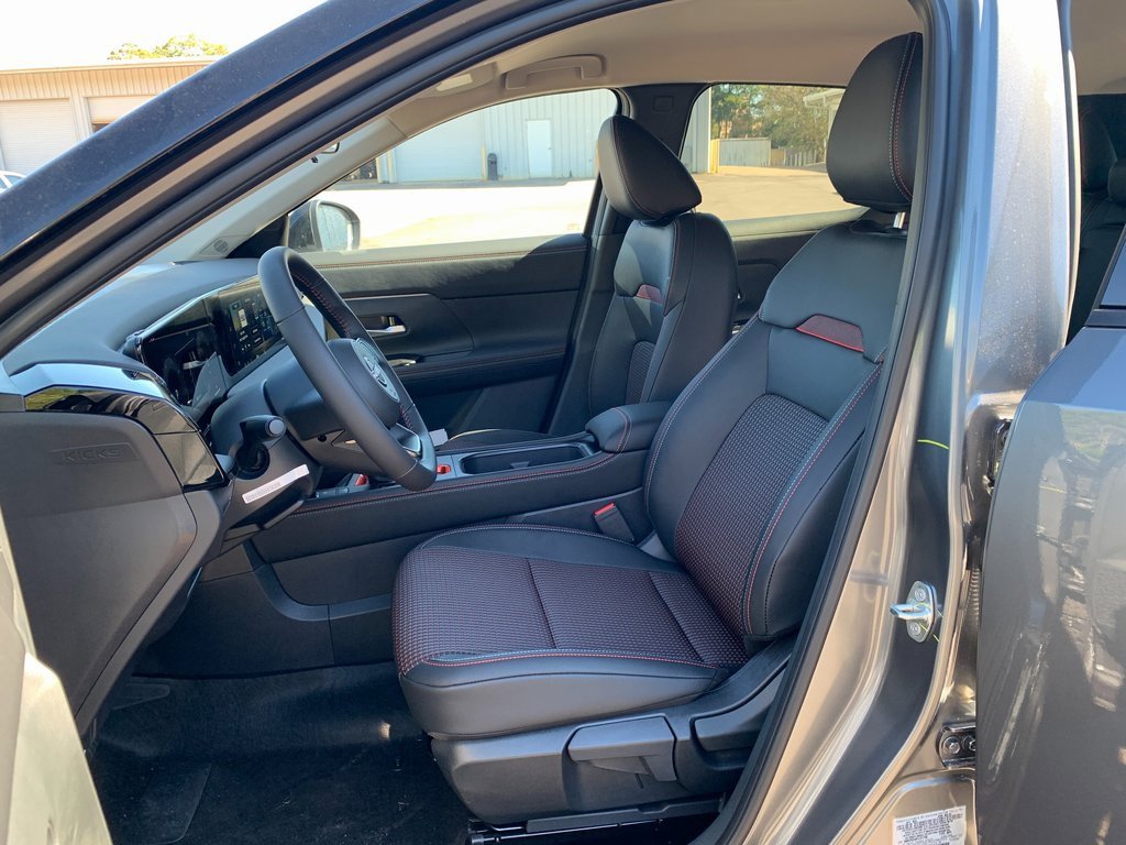 New 2026 Nissan Kicks SR image 16
