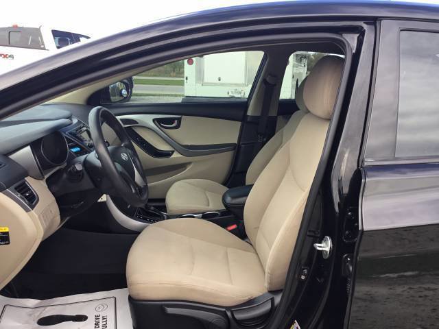 Used 2016 Hyundai Elantra SE image 13