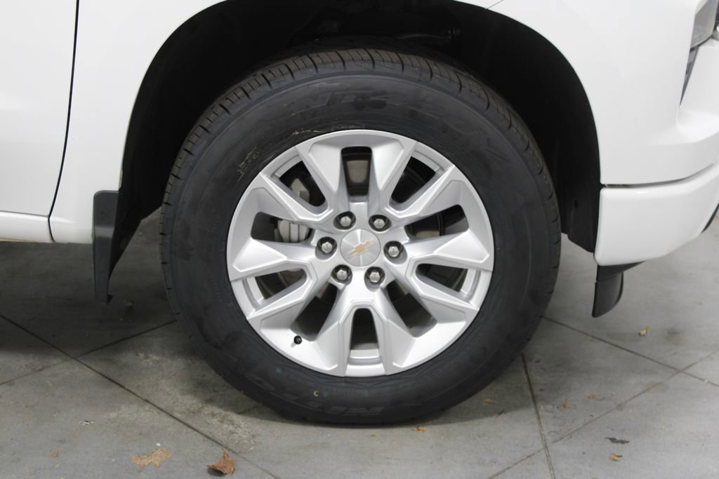 Used 2024 Chevrolet Silverado 1500 Custom image 13