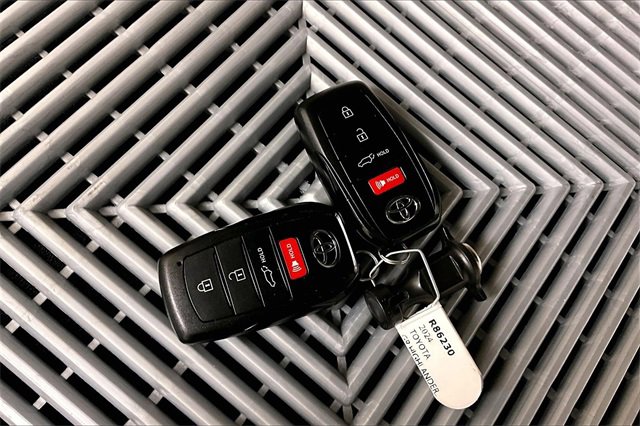 Used 2024 Toyota Grand Highlander Platinum image 10