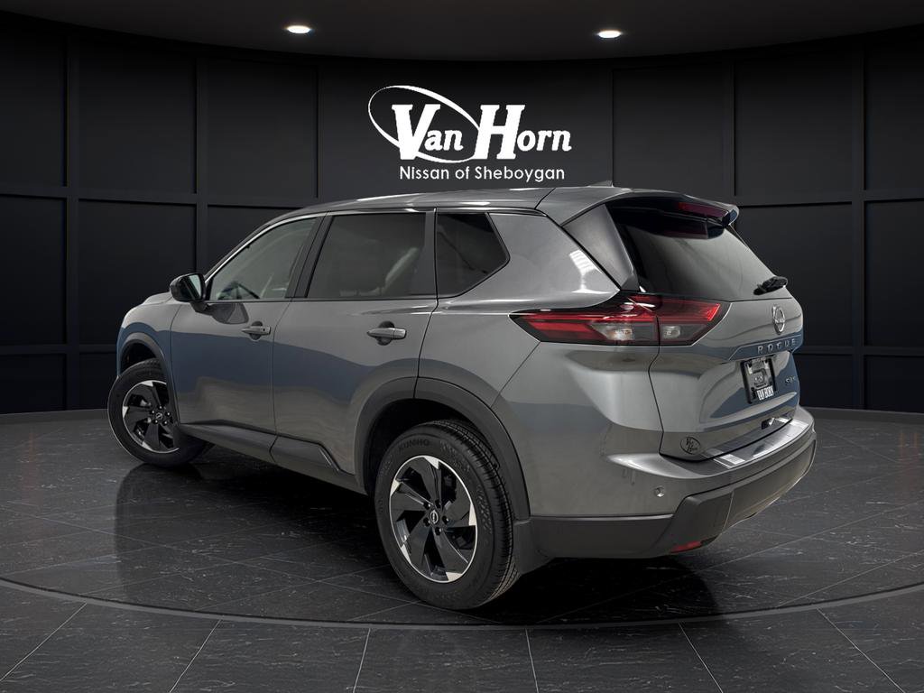 Used 2024 Nissan Rogue SV image 3