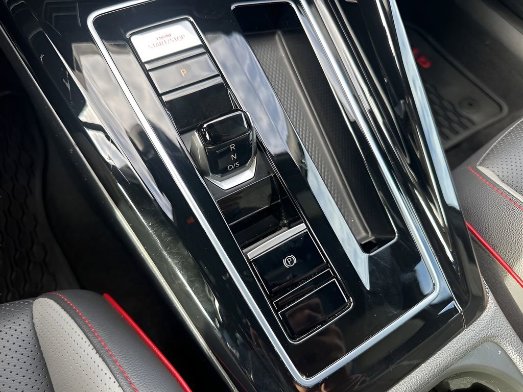 Used 2024 Volkswagen GTI SE image 18
