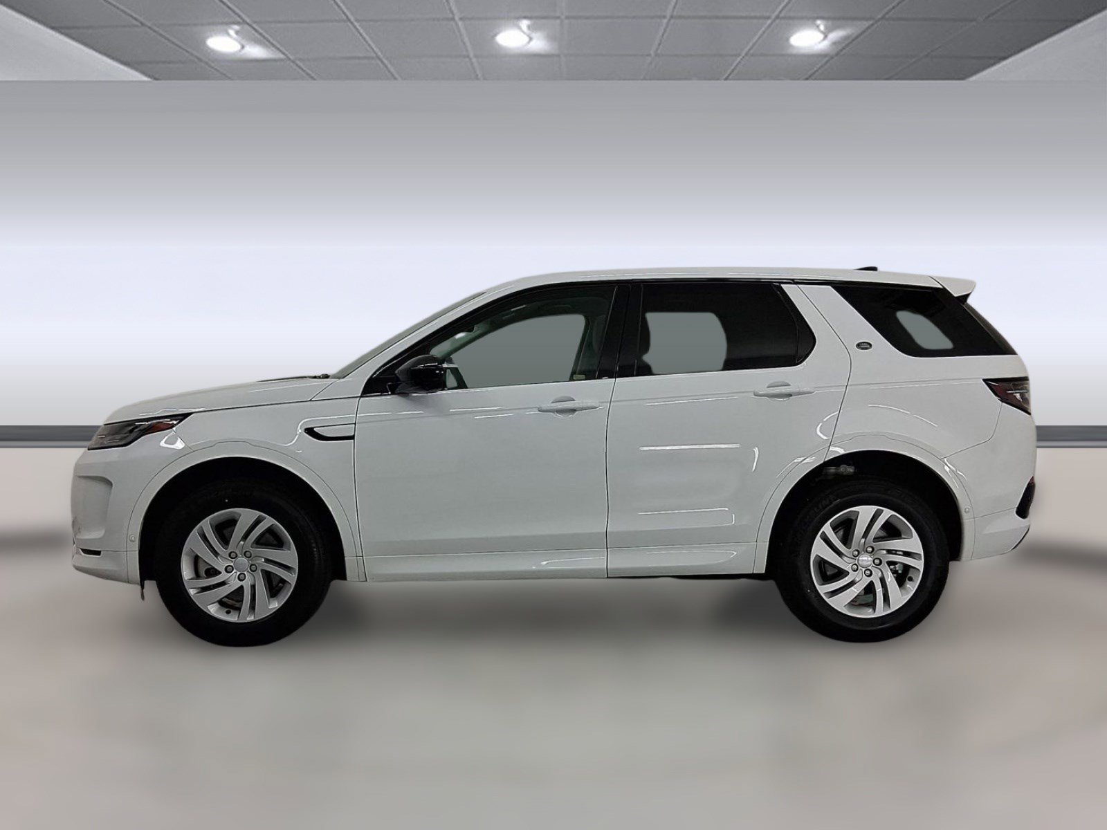 Used 2025 Land Rover Discovery Sport S image 2