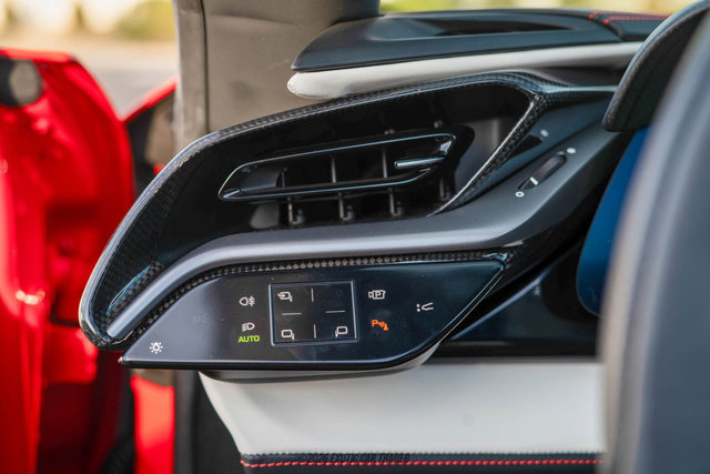 Used 2025 Ferrari SF90 Spider image 44