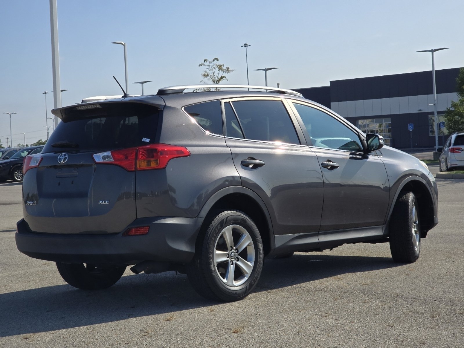 Used 2015 Toyota RAV4 XLE FWD image 19