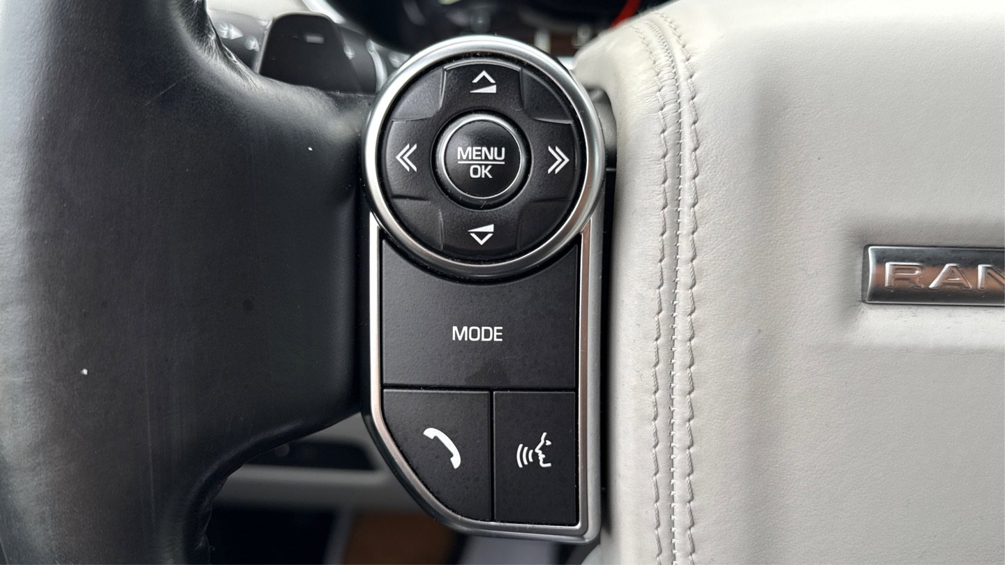 Used 2016 Land Rover Range Rover HSE image 26