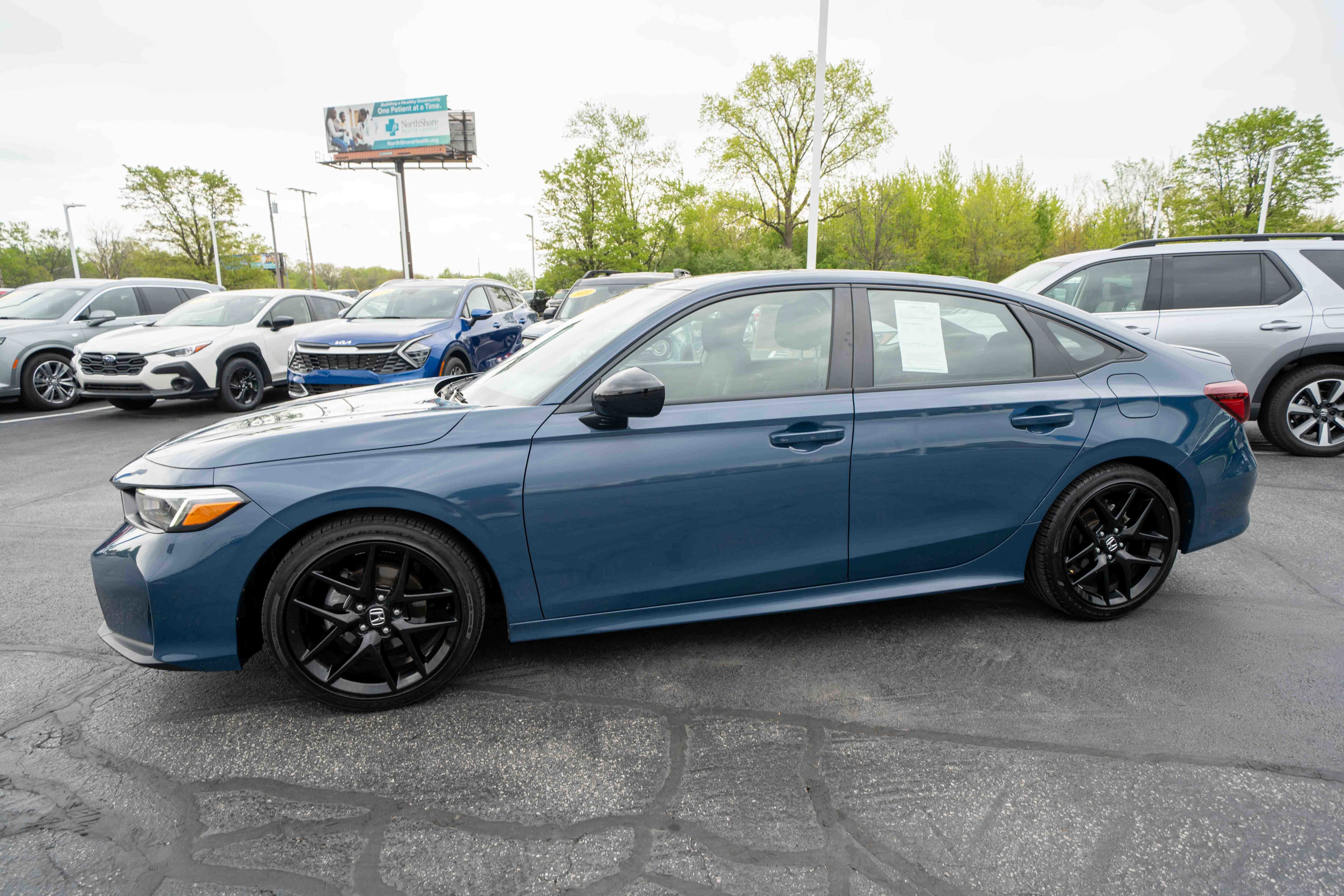 Used 2025 Honda Civic Sport image 3