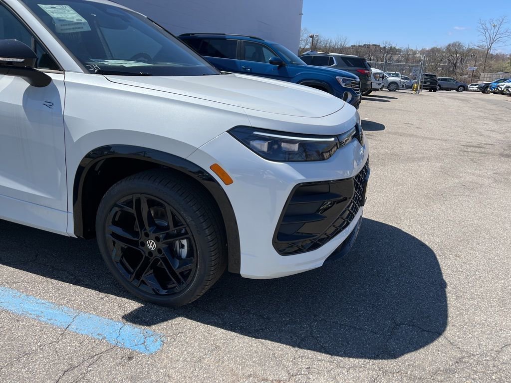 New 2026 Volkswagen Tiguan SE R-Line image 10