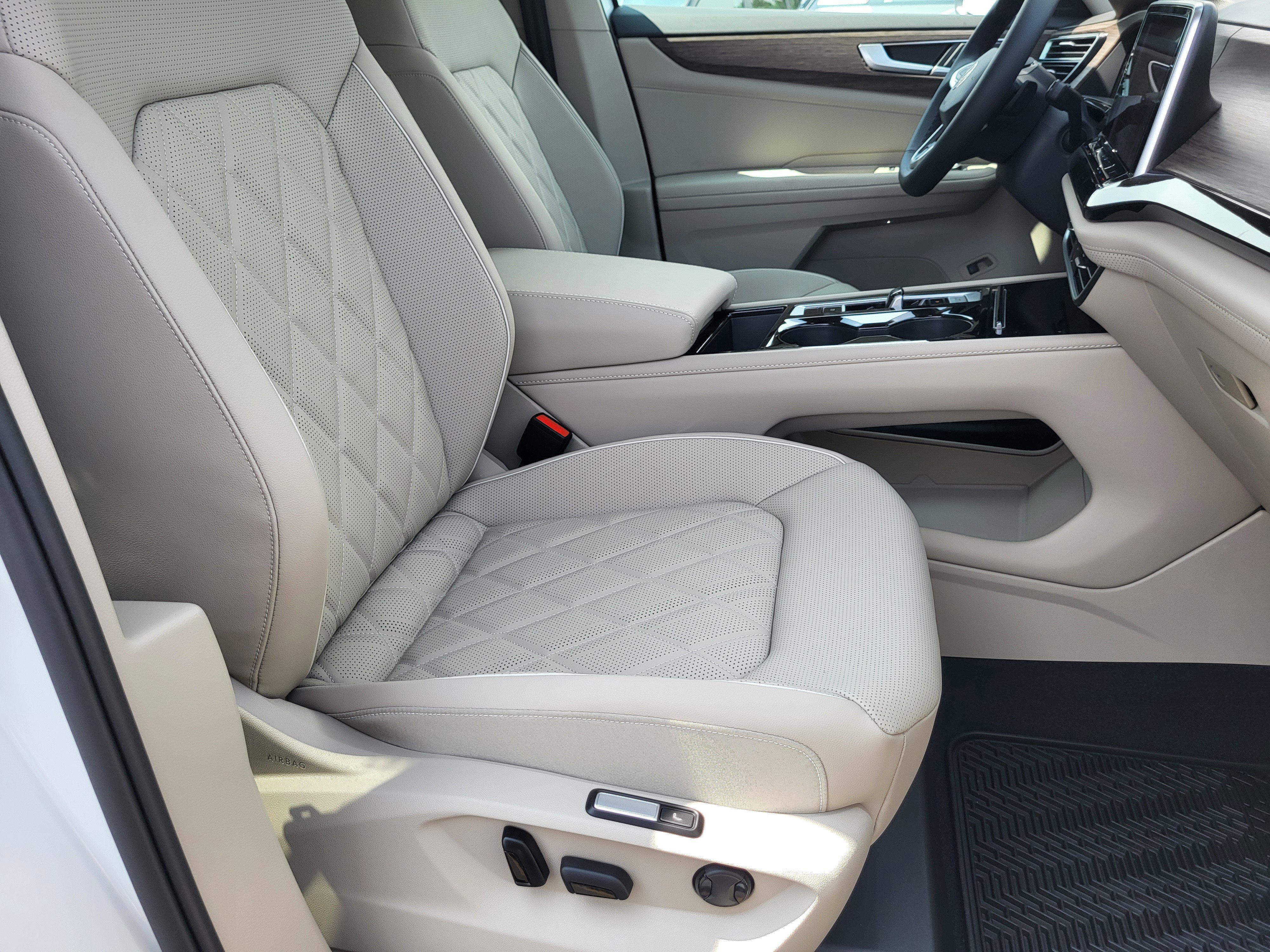 New 2025 Volkswagen Atlas SEL Premium R-Line image 23
