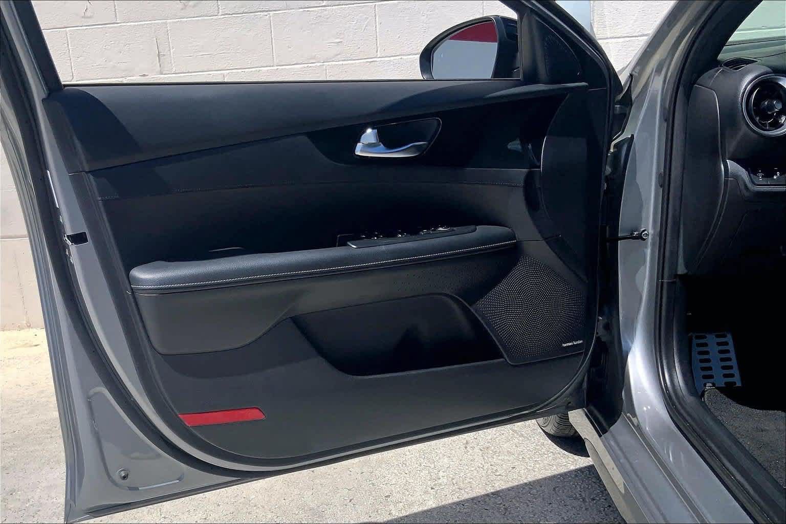 Used 2023 Kia Forte GT-Line w/ GT-Line Premium Package FWD image 27