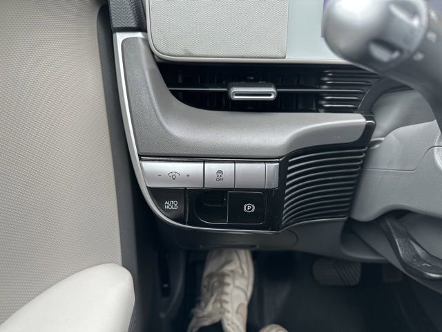 Used 2023 Hyundai Ioniq 5 SE image 21