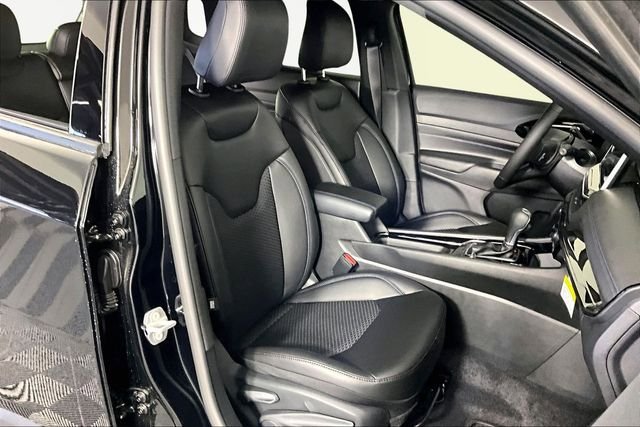 New 2026 Jeep Compass Latitude image 12