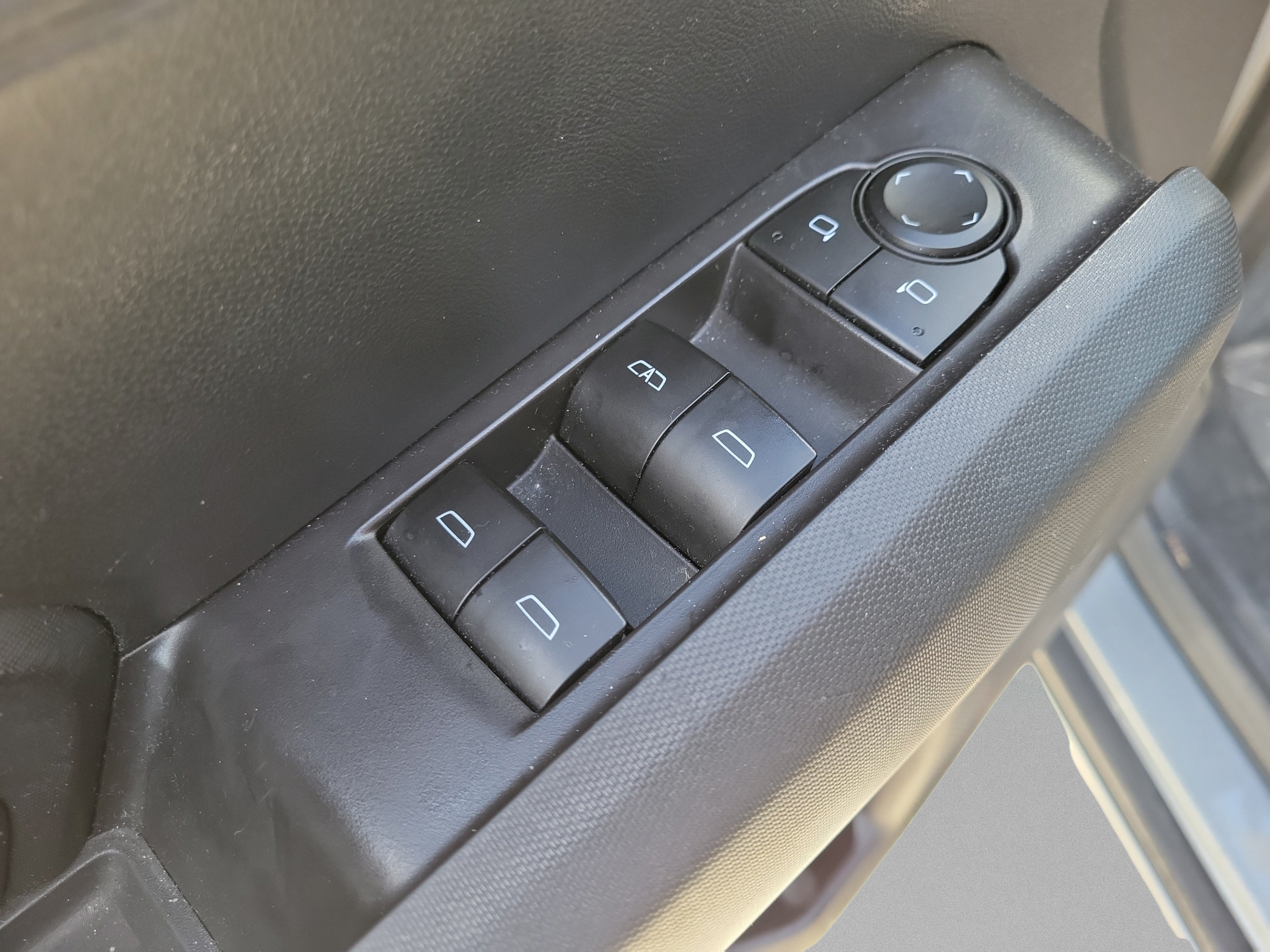 Used 2023 Chevrolet Colorado LT w/ LT Convenience Package II RWD image 13