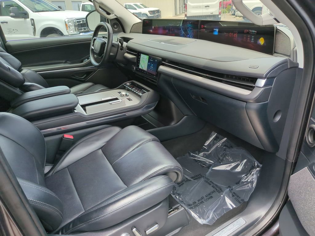 Used 2025 Lincoln Navigator L Reserve AWD/4WD image 13