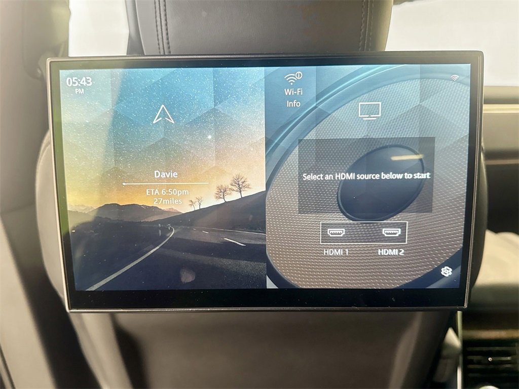 Used 2023 Land Rover Range Rover SE image 25