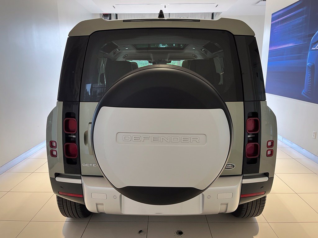 Certified 2020 Land Rover Defender 110 S AWD/4WD image 9