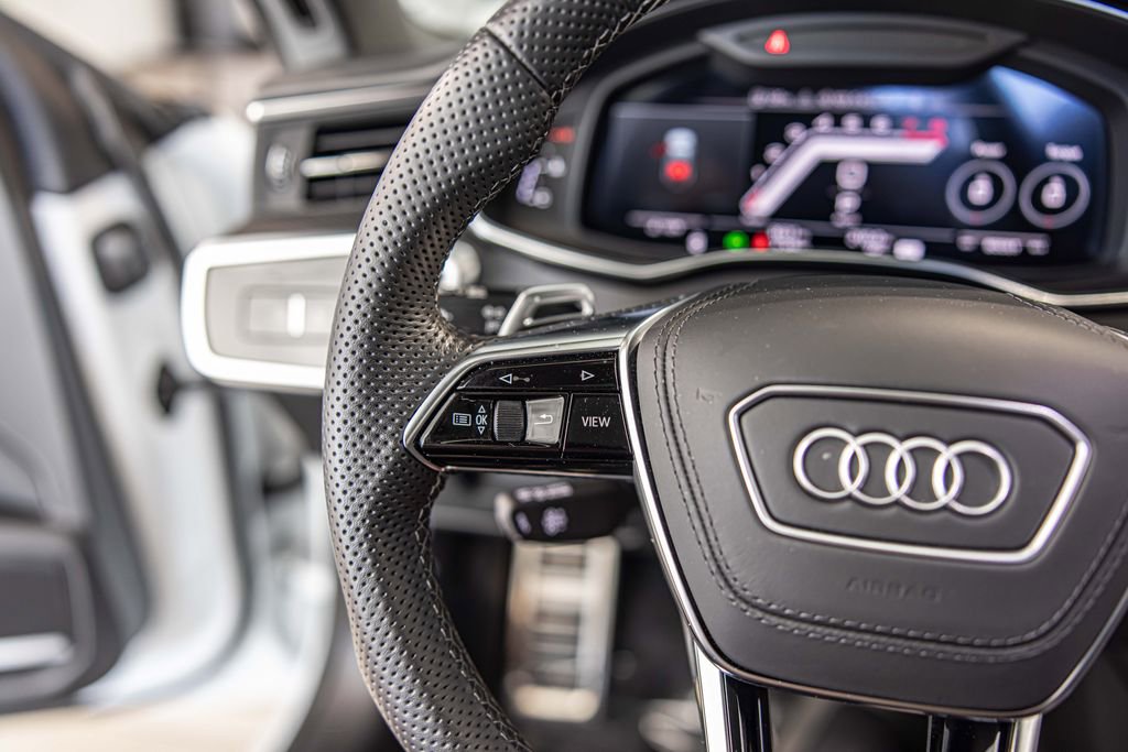 Used 2025 Audi RS 7 Performance AWD/4WD image 25