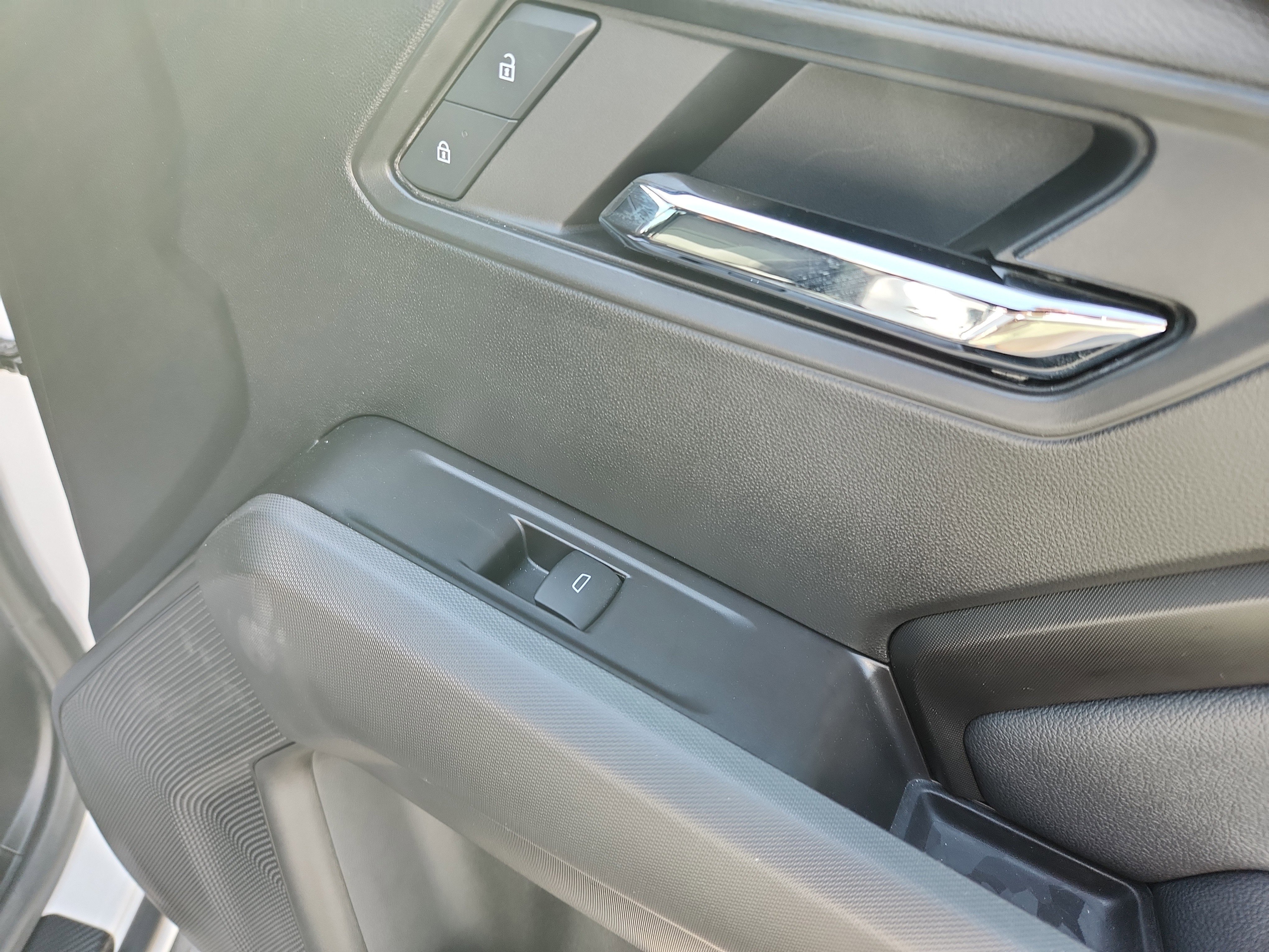 Used 2024 Chevrolet Colorado LT w/ LT Convenience Package II image 37