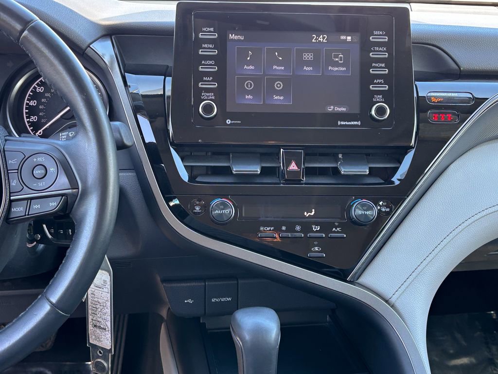 Used 2022 Toyota Camry SE FWD image 35