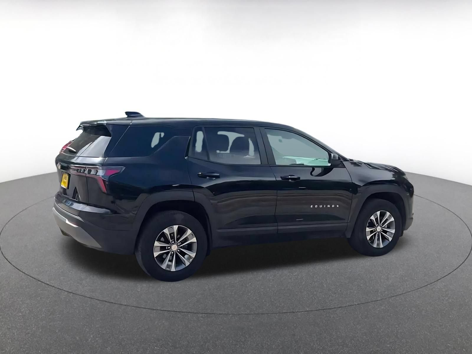 Used 2025 Chevrolet Equinox LT FWD image 14