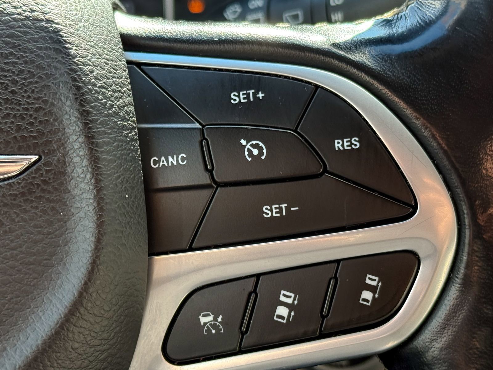 Used 2021 Chrysler Pacifica Touring-L image 29