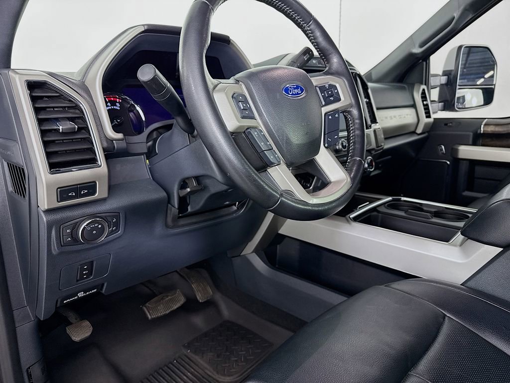 Used 2022 Ford F350 Lariat w/ Lariat Value Package image 4