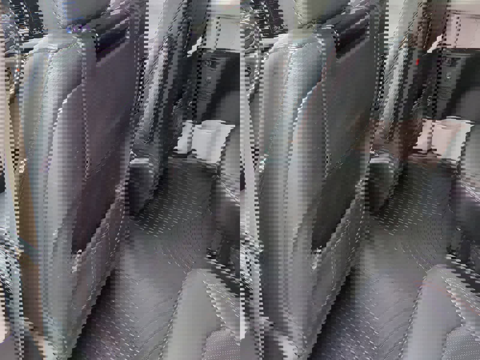 Used 2018 Chrysler Pacifica Touring-L Plus w/ Tire & Wheel Group image 18