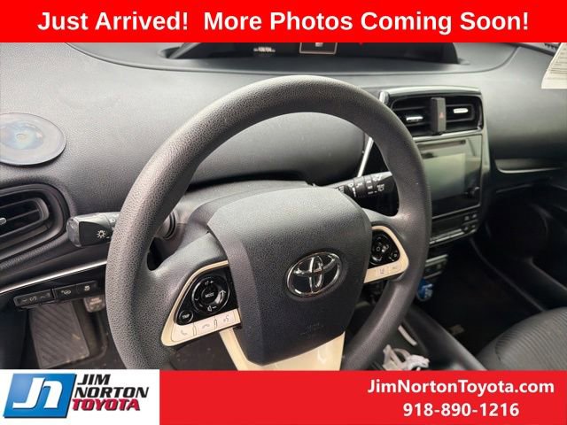 Used 2018 Toyota Prius Two w/ Prius Two Safety Plus Package FWD image 9