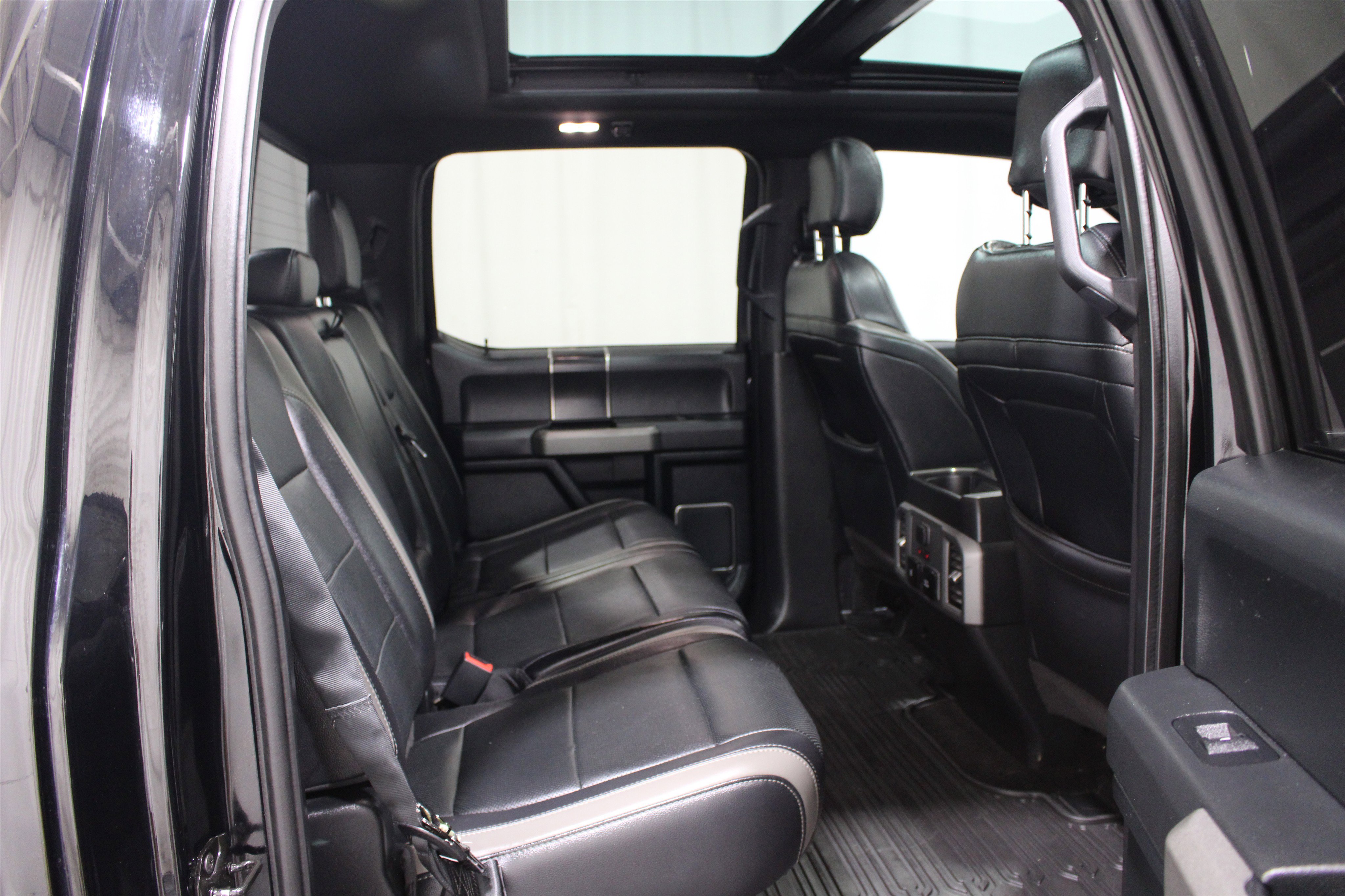 Used 2018 Ford F150 Raptor w/ Equipment Group 802A Luxury image 25