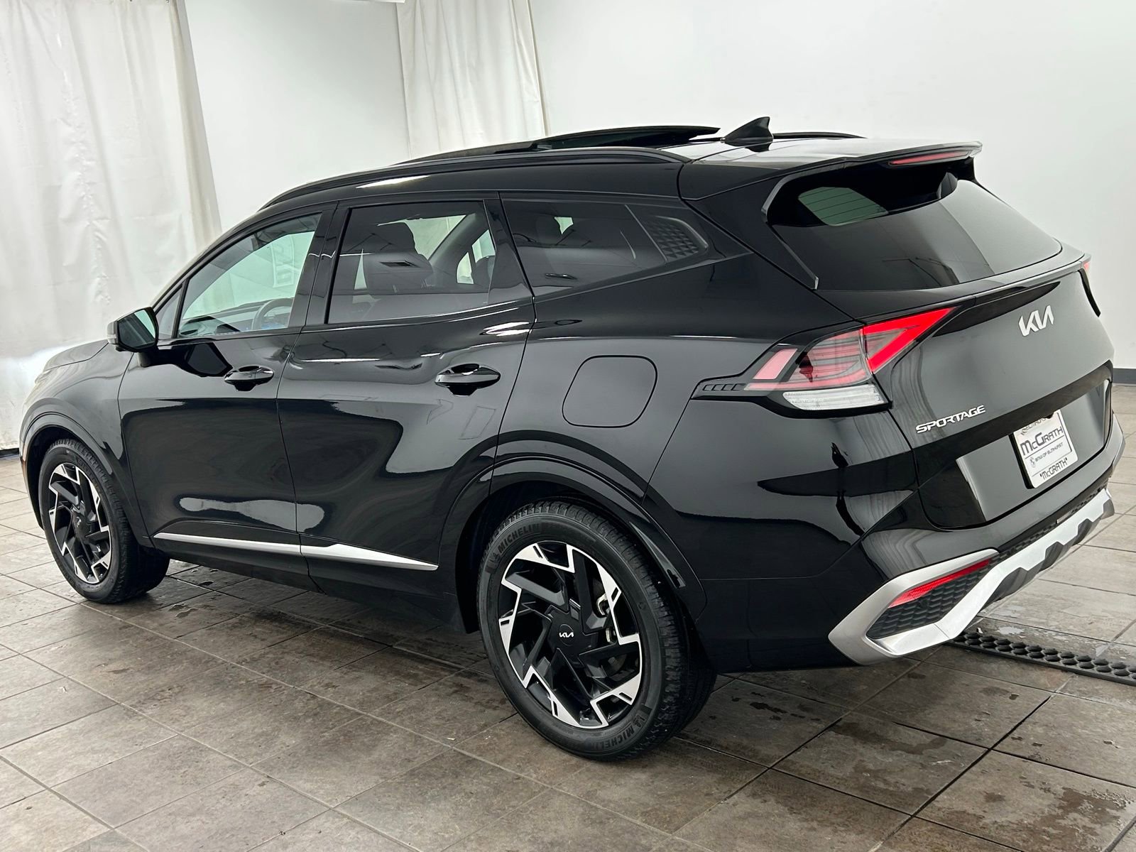 Used 2023 Kia Sportage SX FWD image 3
