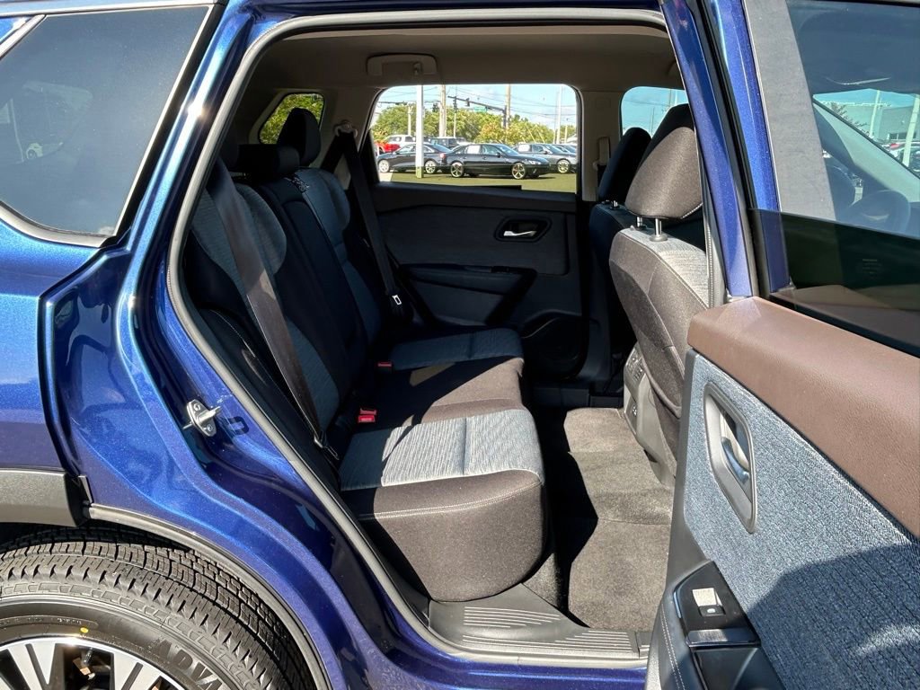 Used 2023 Nissan Rogue SV AWD/4WD image 47