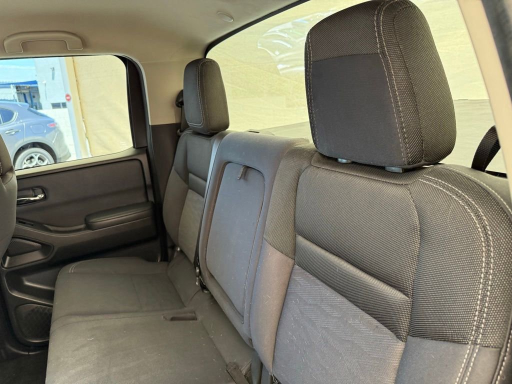 Used 2022 Nissan Frontier SV RWD image 17