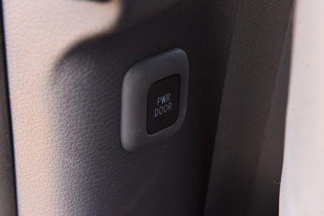 Used 2021 Toyota Sienna XLE w/ XLE Plus Package image 27