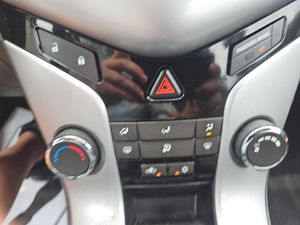 Used 2011 Chevrolet Cruze LS image 30