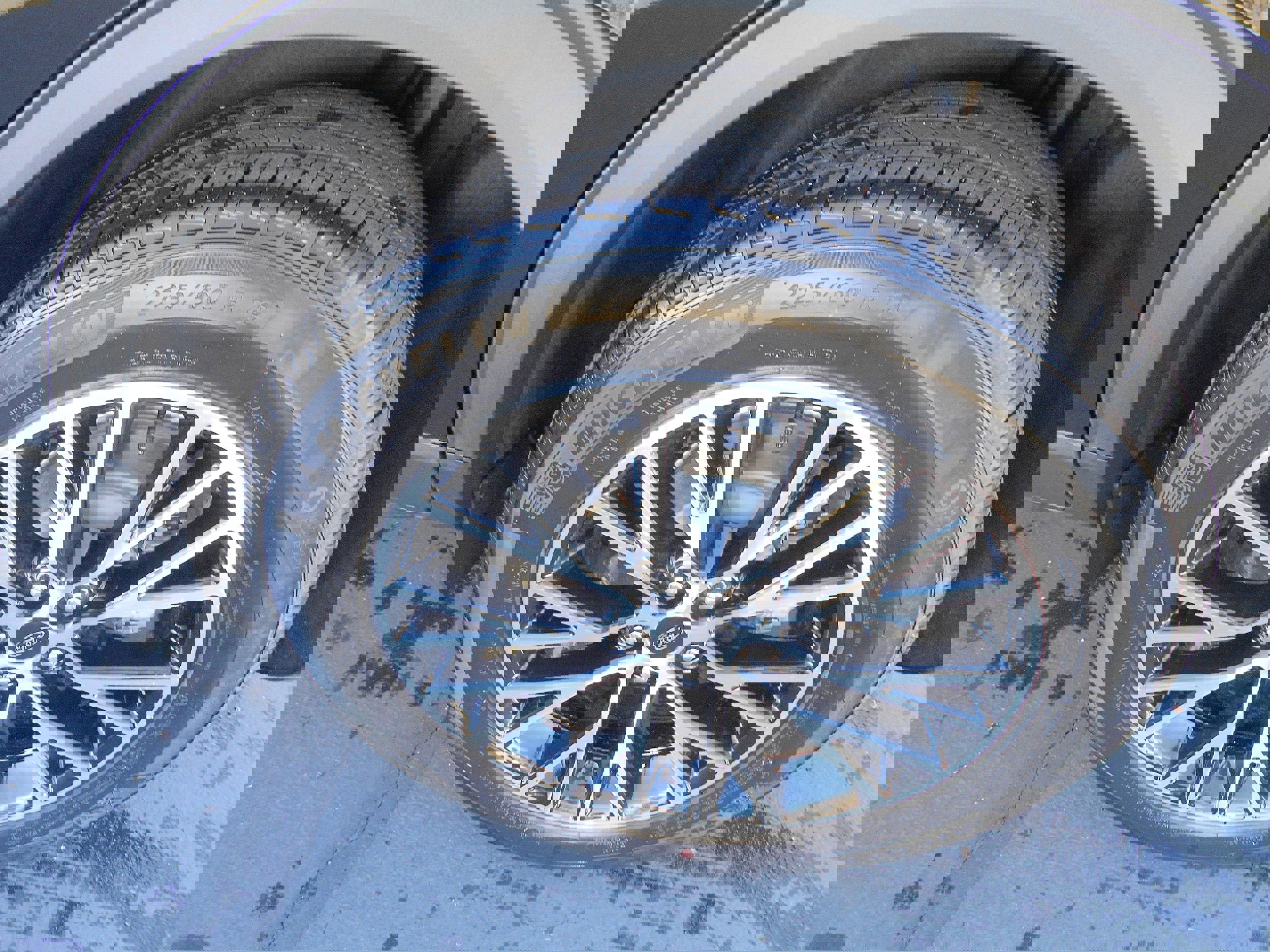 Used 2025 Ford Escape SE w/ PHEV Premium Package image 13