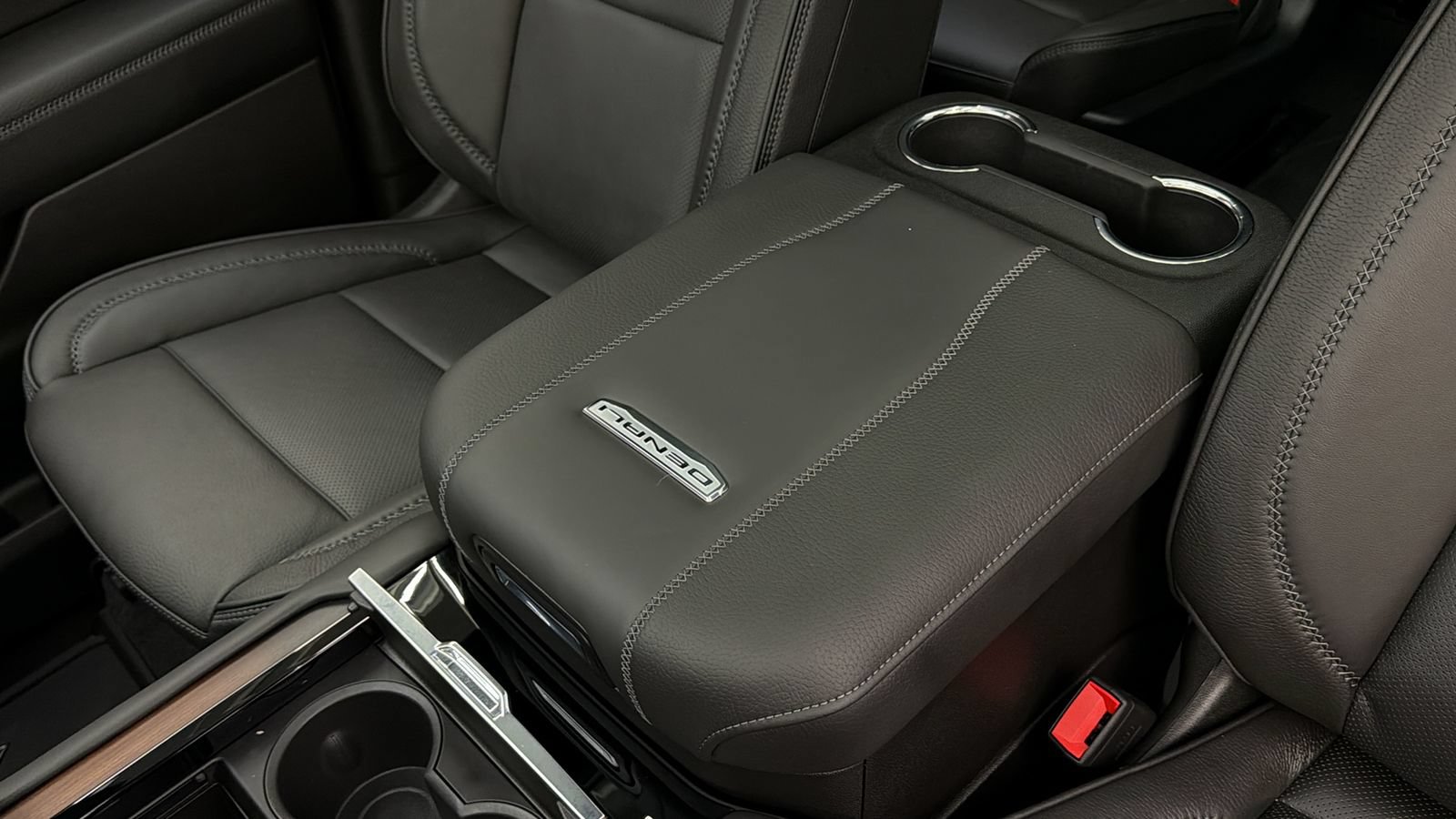Used 2025 GMC Yukon XL Denali w/ Sun & Power Step Package AWD/4WD image 23