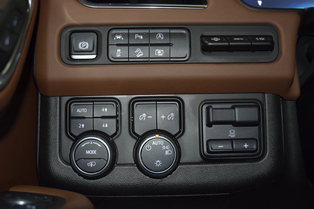 Used 2024 Chevrolet Suburban High Country image 35