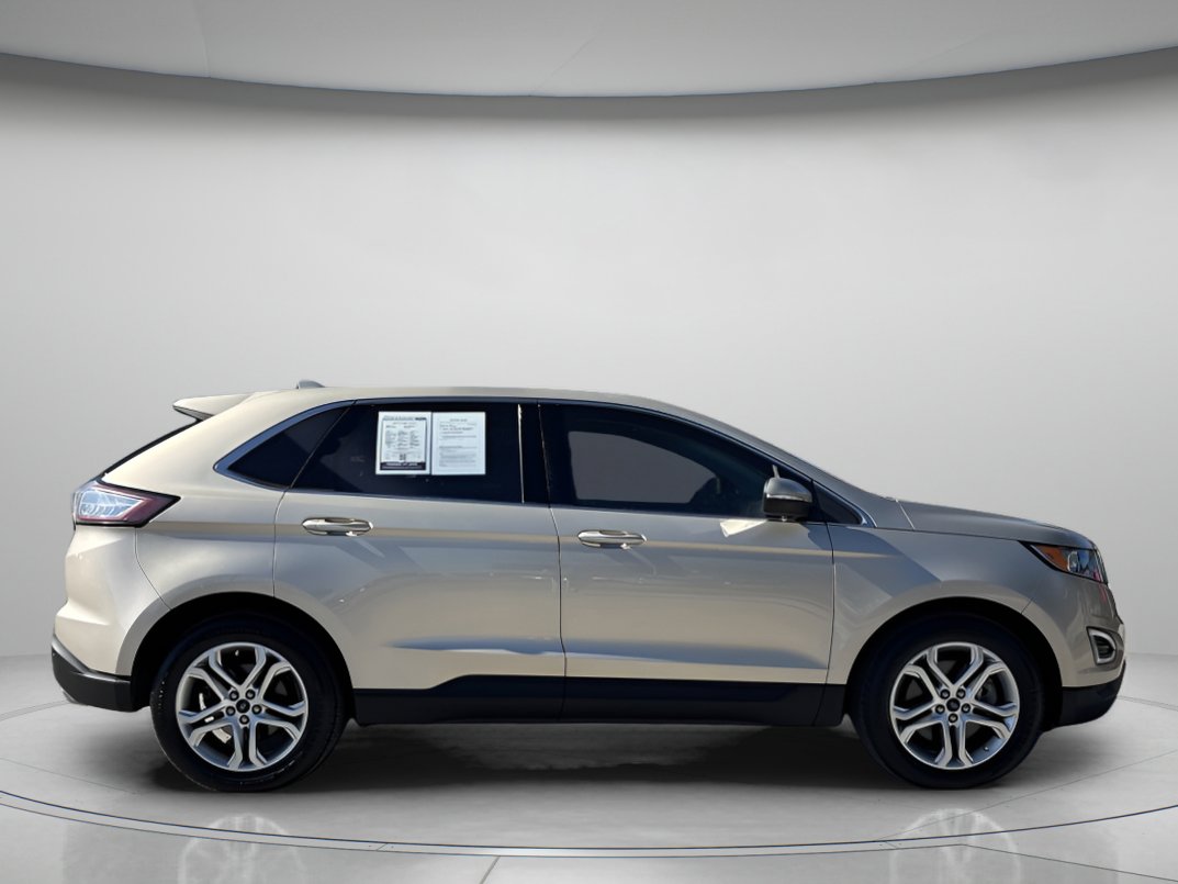 Used 2018 Ford Edge Titanium image 2