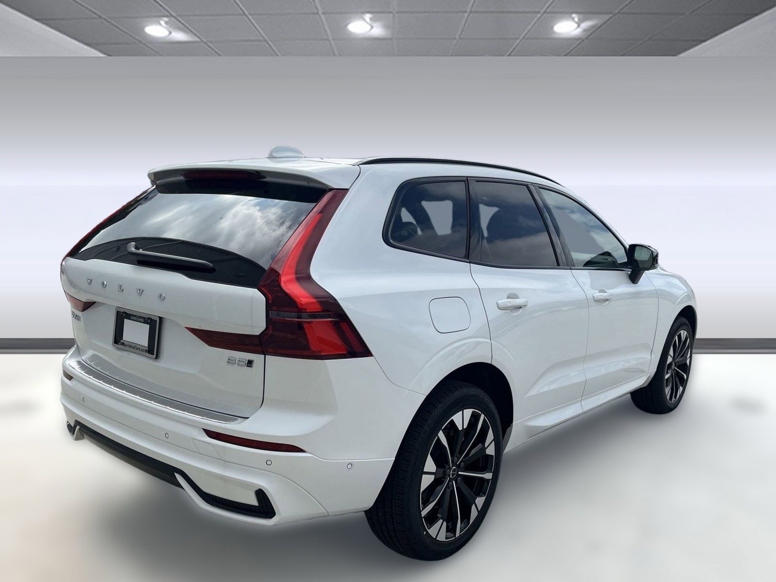 New 2026 Volvo XC60 B5 Plus w/ Protection Package Premier image 9
