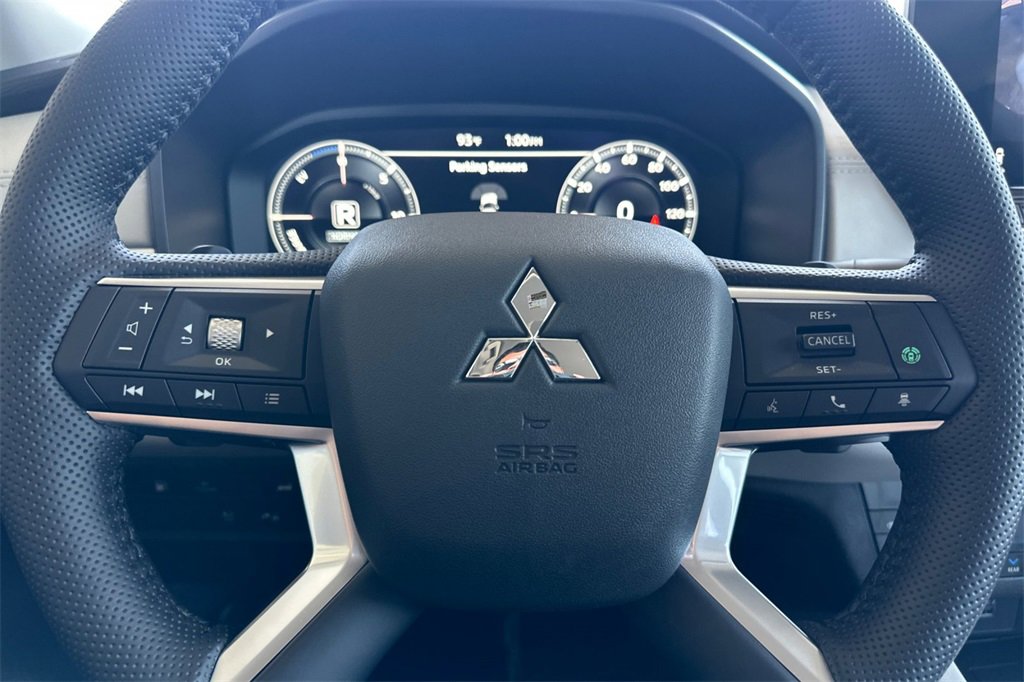 New 2025 Mitsubishi Outlander SEL image 23