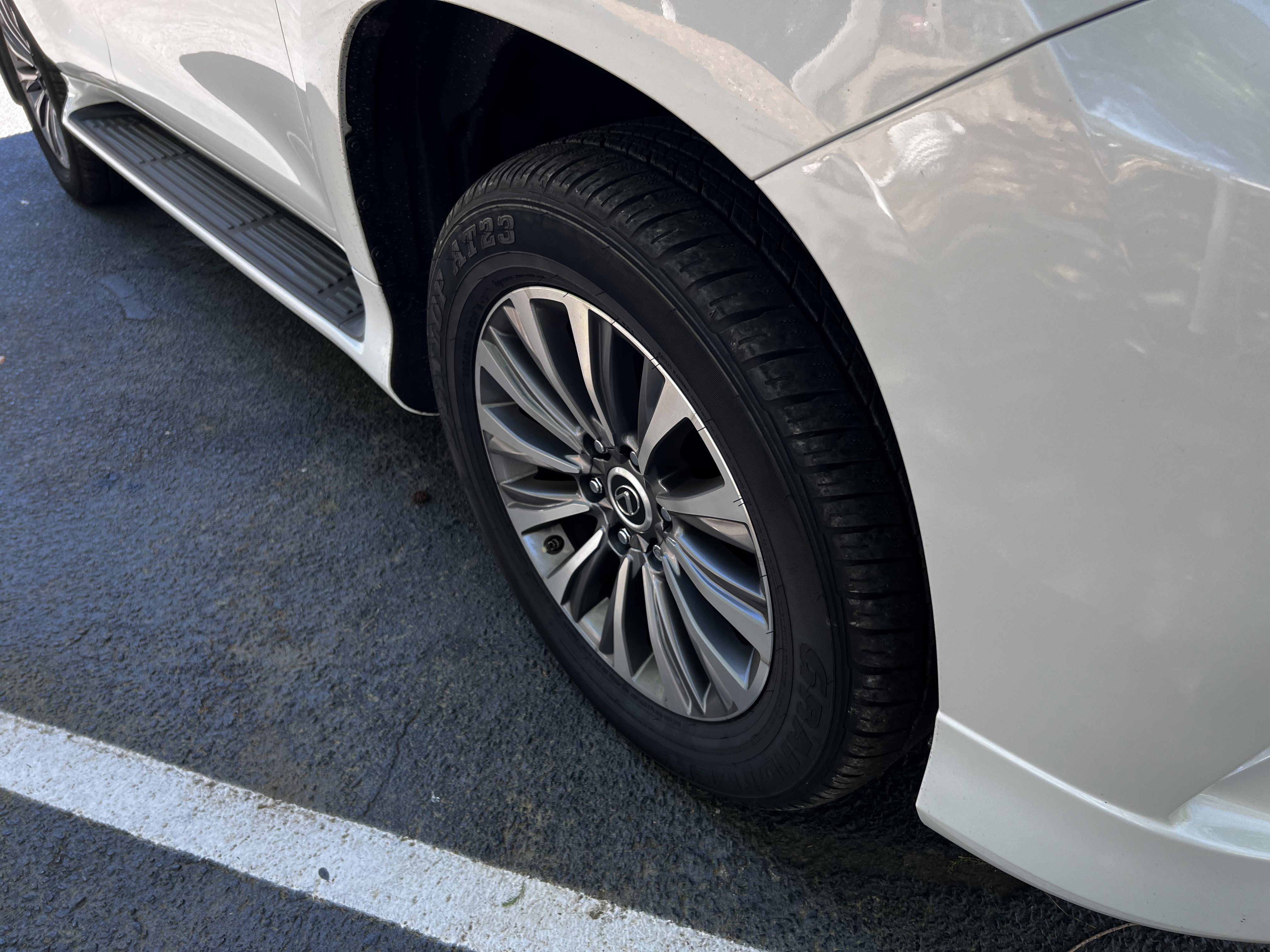 Used 2020 Lexus GX 460 Luxury w/ Accessory Package image 11