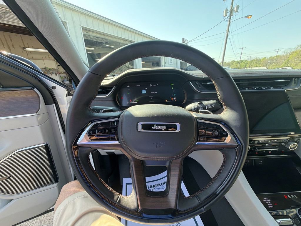 Used 2022 Jeep Grand Cherokee Summit w/ Advanced Protech Group IV image 14