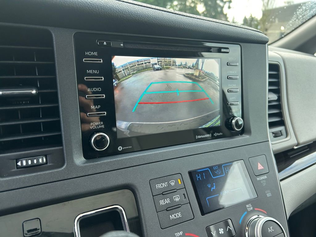 Used 2019 Toyota Sienna XLE FWD image 19
