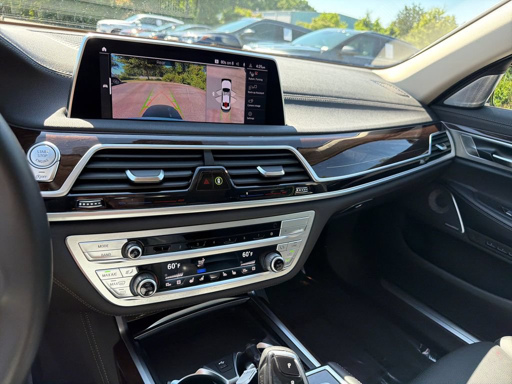 Used 2022 BMW 750i xDrive AWD/4WD image 29
