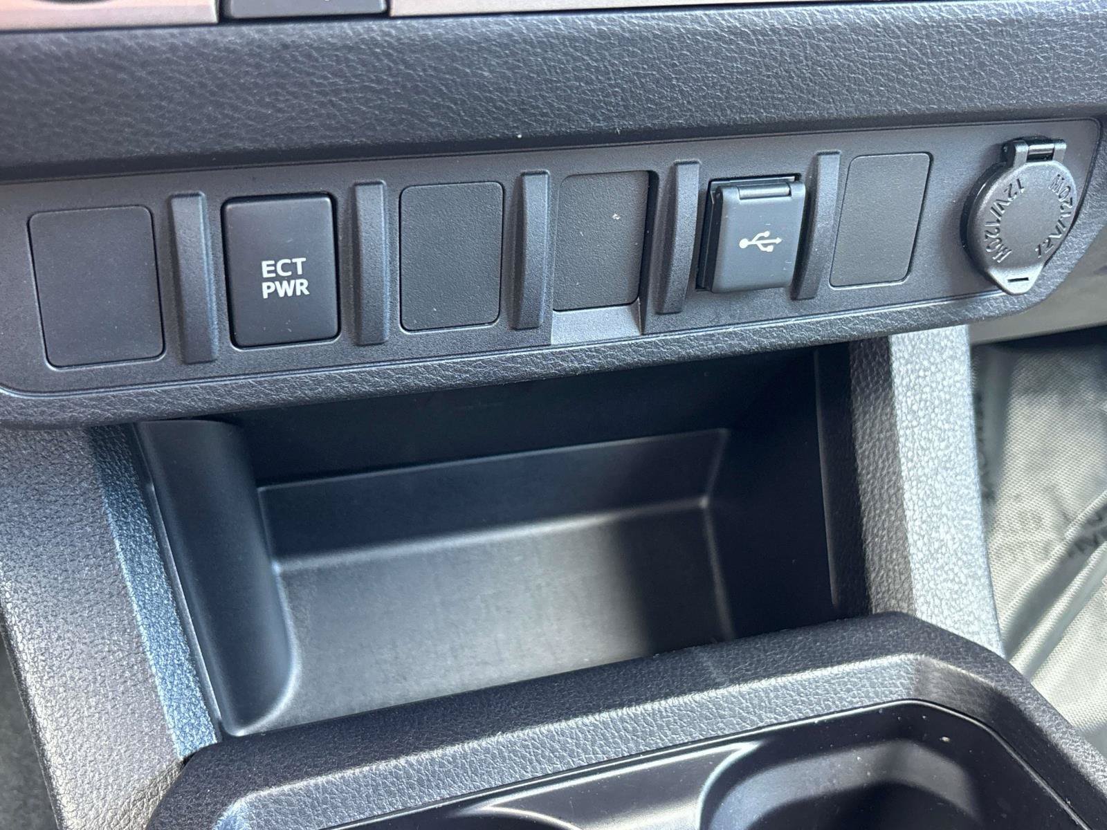 Used 2022 Toyota Tacoma SR AWD/4WD image 22
