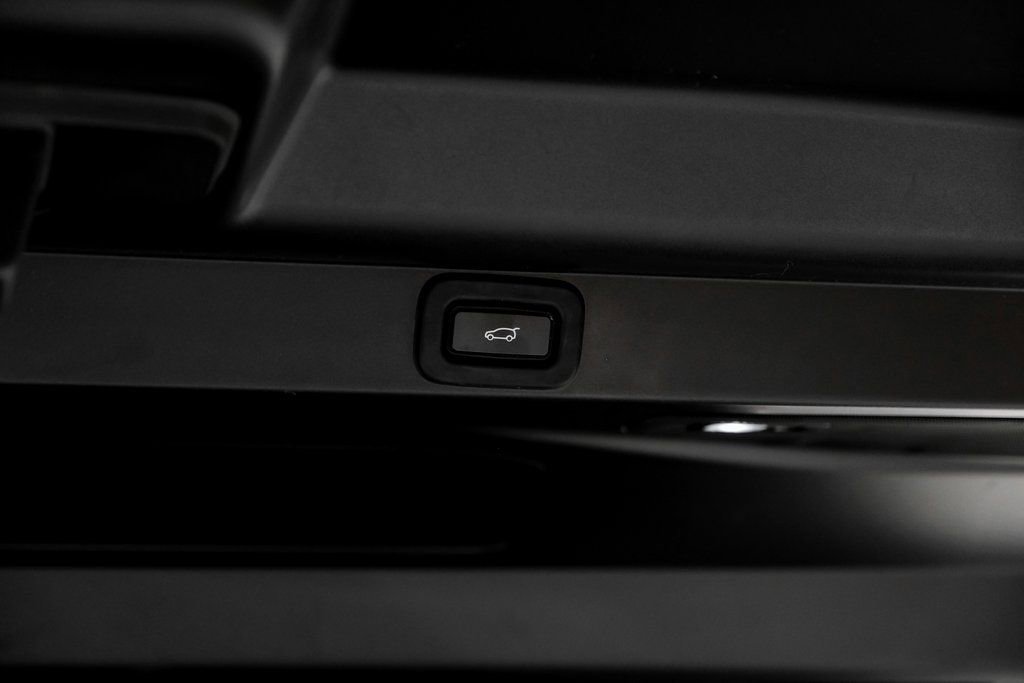 Used 2022 Land Rover Range Rover Long Wheelbase SE image 48