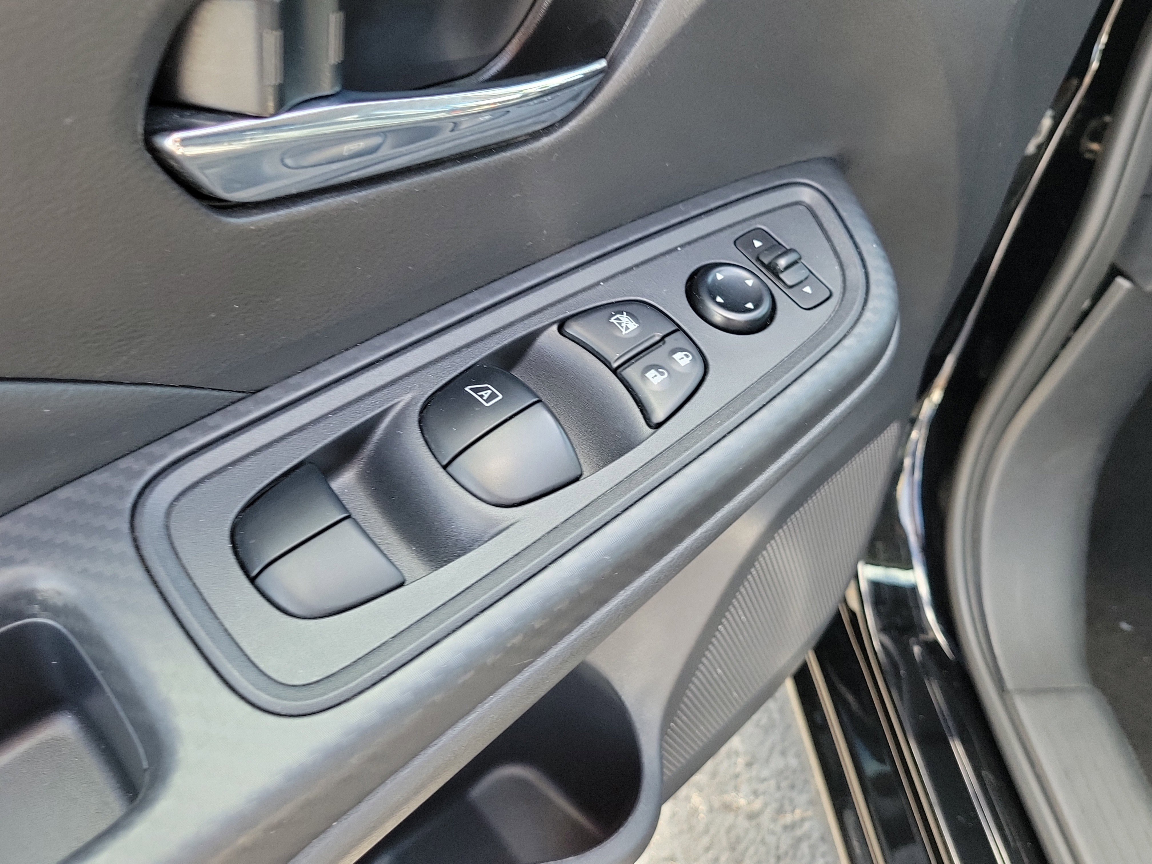 Certified 2025 Nissan Versa SV FWD image 17