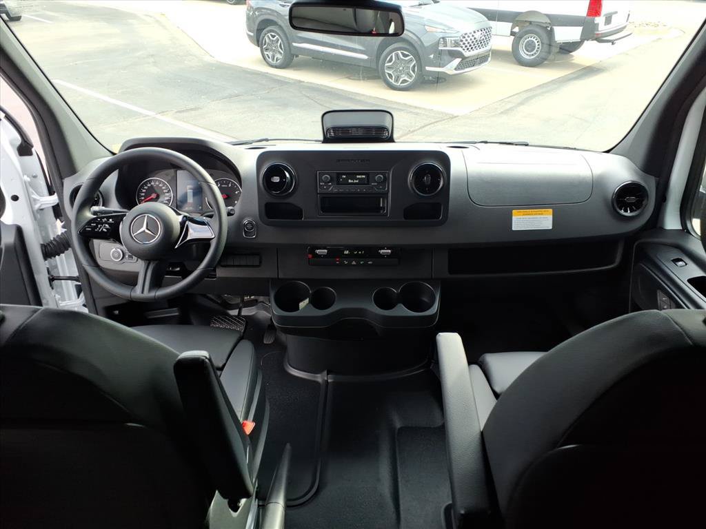 Used 2026 Mercedes-Benz Sprinter 2500 image 28