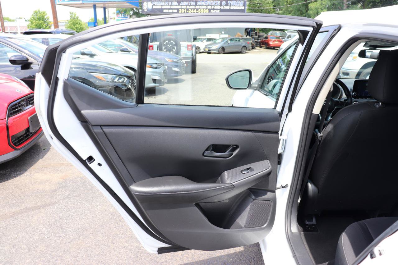 Used 2024 Nissan Sentra SV FWD image 23
