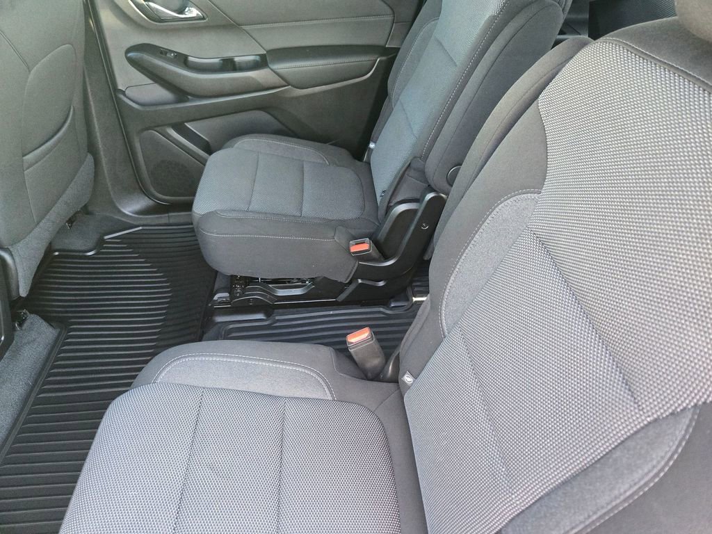Used 2023 Chevrolet Traverse LT w/ Midnight/Sport Edition image 9